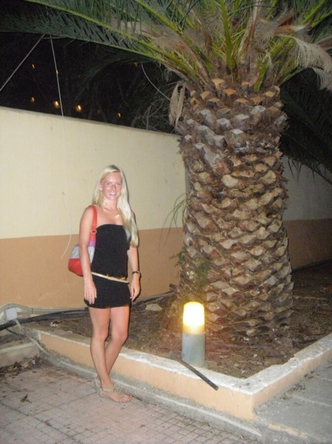 Free porn pics of petite blonde amateur on a couples holiday 4 of 107 pics