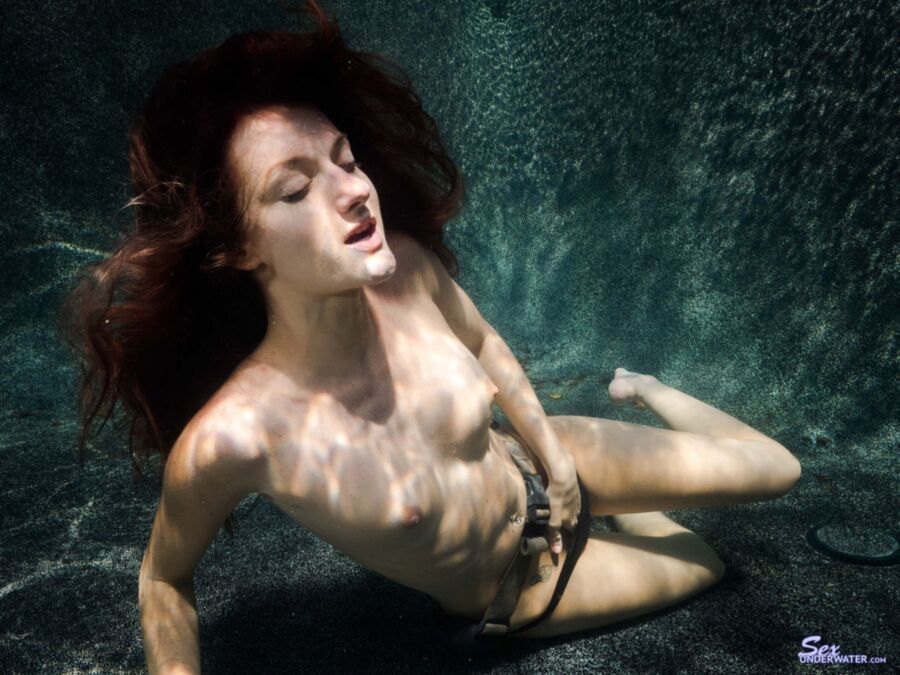 Free porn pics of redhead girl underwater 9 of 121 pics