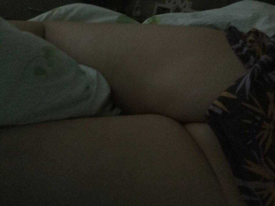 Free porn pics of My sleeping Susis ass!!! 1 of 5 pics