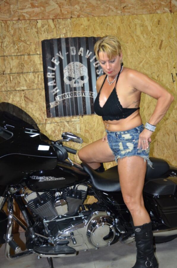Free porn pics of Shelby and the motorcycle 8 of 134 pics