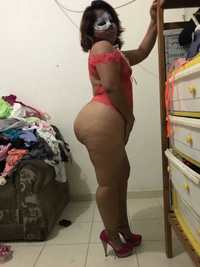 Free porn pics of MEGA PHAT ASS LATIN MATURE FROM SOUTHAMERICA 4 of 10 pics