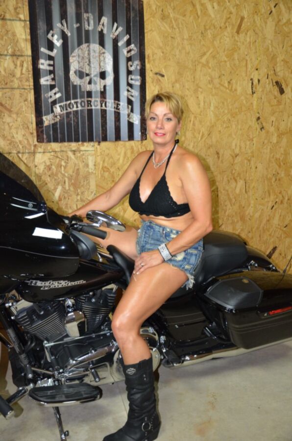 Free porn pics of Shelby and the motorcycle 17 of 134 pics