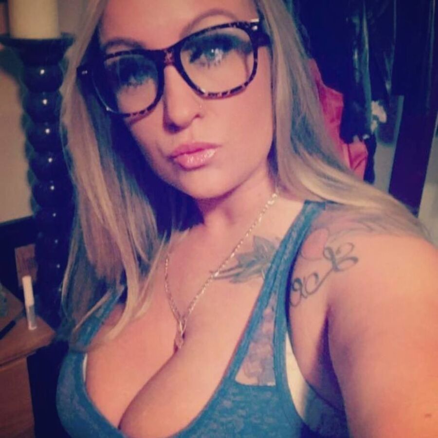 Free porn pics of BUSTY CO-WORKER 1 of 19 pics