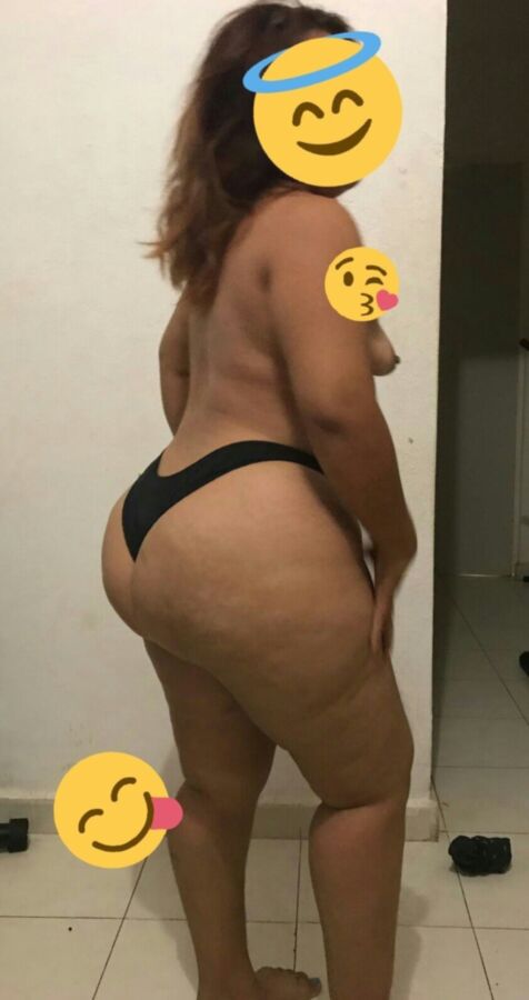 Free porn pics of MEGA PHAT ASS LATIN MATURE FROM SOUTHAMERICA 6 of 10 pics