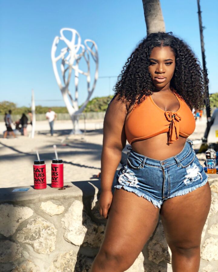 Black shared makeout curvy