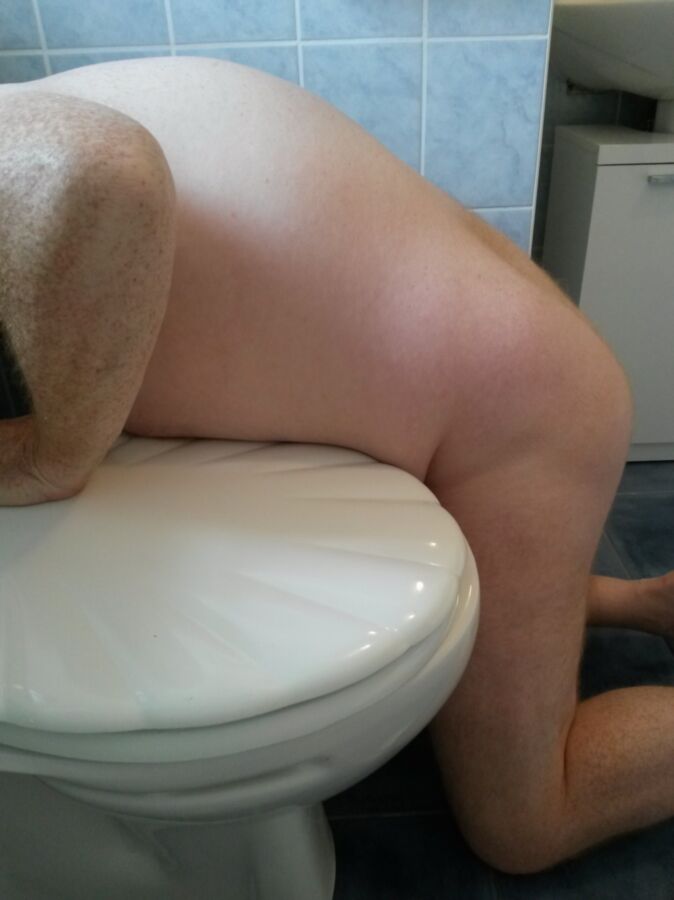 Free porn pics of Naturist handyman toilet works 7 of 10 pics