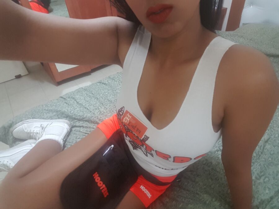 Free porn pics of Hooters girl 14 of 56 pics