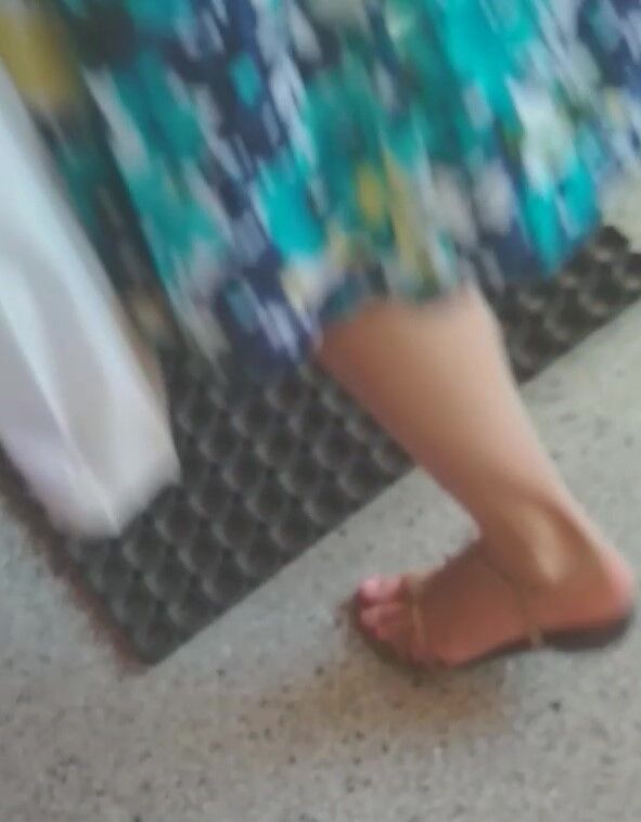 Free porn pics of candid feet 12 of 12 pics