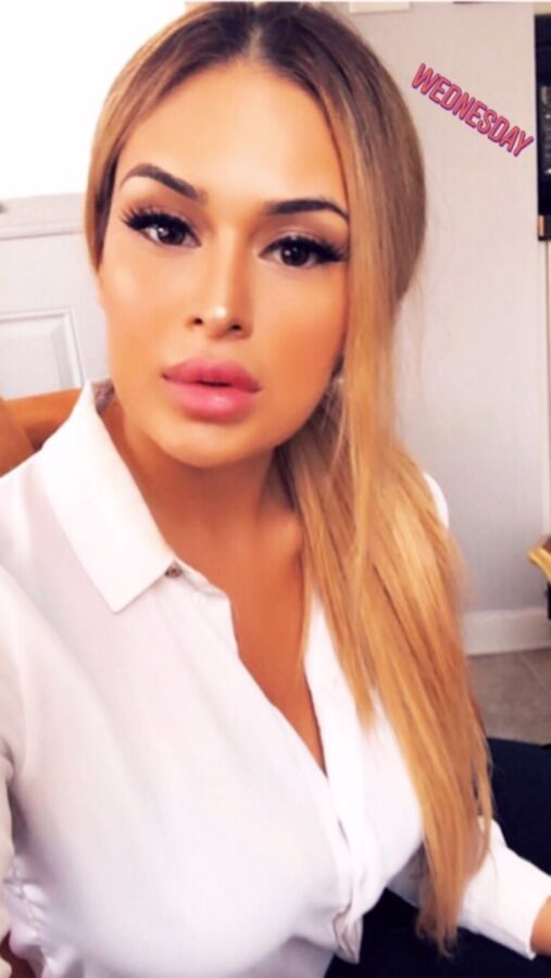 Free porn pics of Rich snobby Persian bitch Suzan 1 of 50 pics