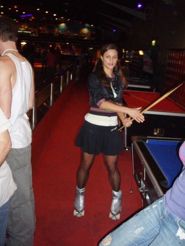 Free porn pics of Rollerskating girl 1 of 36 pics