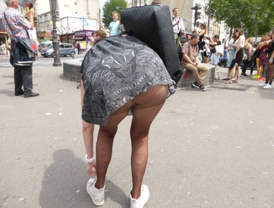 Free porn pics of Public upskirt 1 of 4 pics