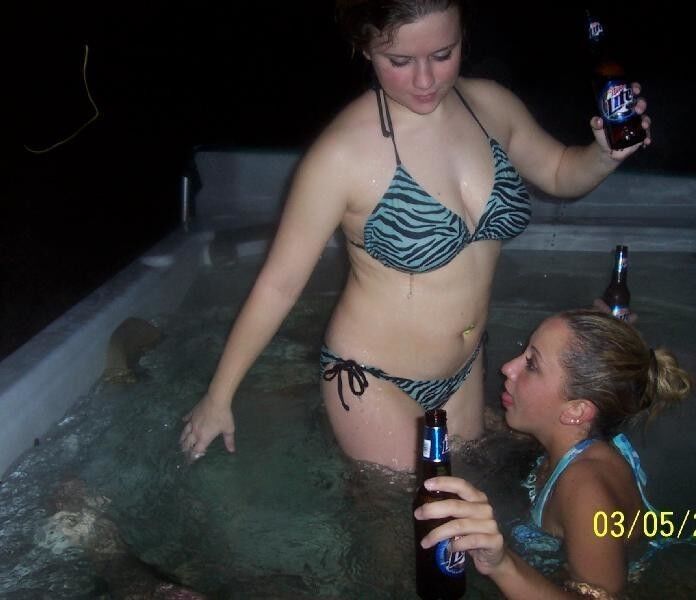 Free porn pics of Thick College Hot tub 1 of 8 pics