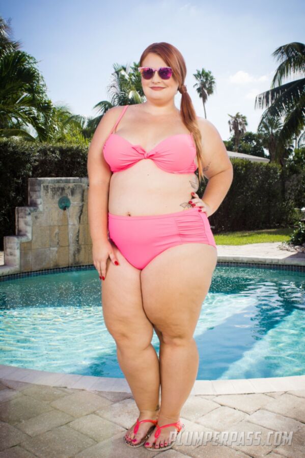 Free porn pics of Tiffany Star - stunning pink bikini poolside showing 1 of 136 pics