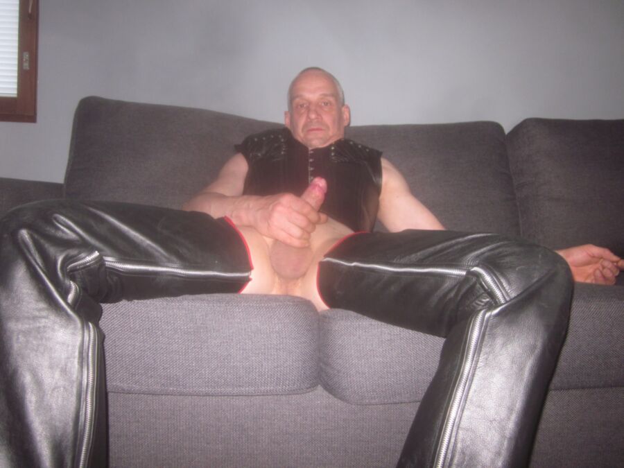 Free porn pics of Leather gay from Finland 13 of 26 pics