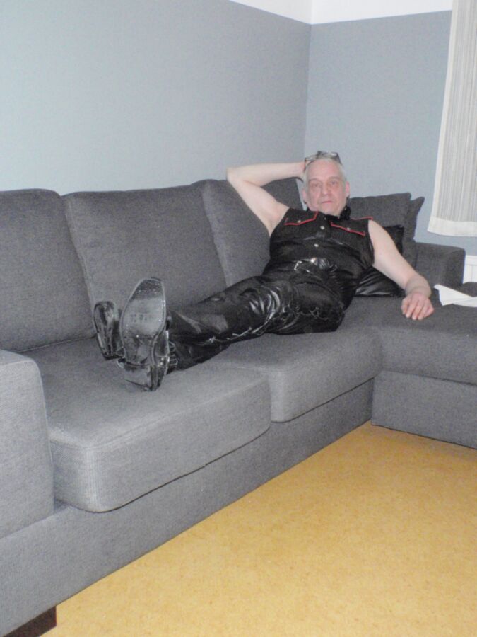 Free porn pics of Leather gay from Finland 24 of 26 pics