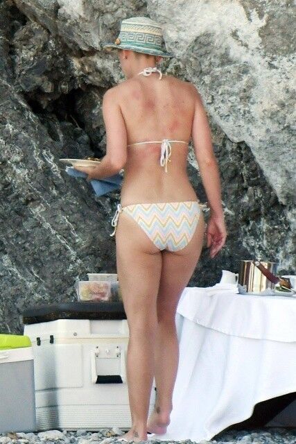 Free porn pics of Katy Perry cleav/ass in Bikini and on Ice cream truck 18 of 22 pics