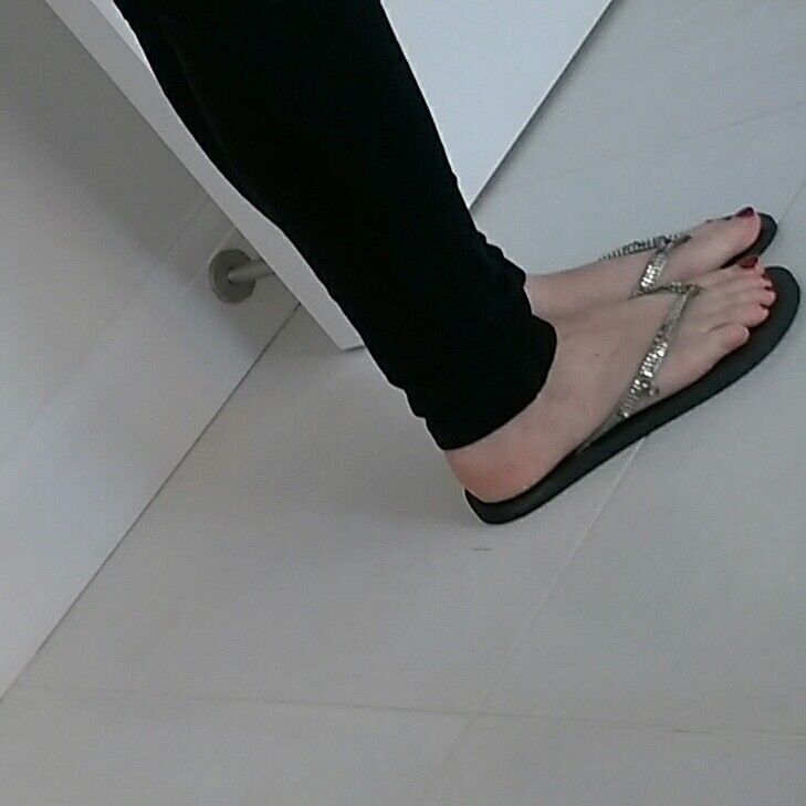 Free porn pics of Gif feet sandals painted toes 2 of 8 pics