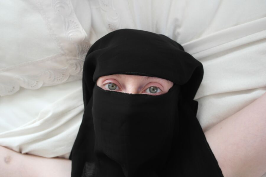 Free porn pics of Muslim wife in Niqab suspenders bondage Submission 22 of 42 pics