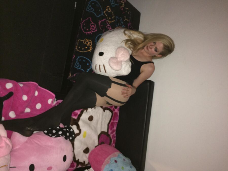 Free porn pics of Avril Lavigne : The fappening 2 of 51 pics