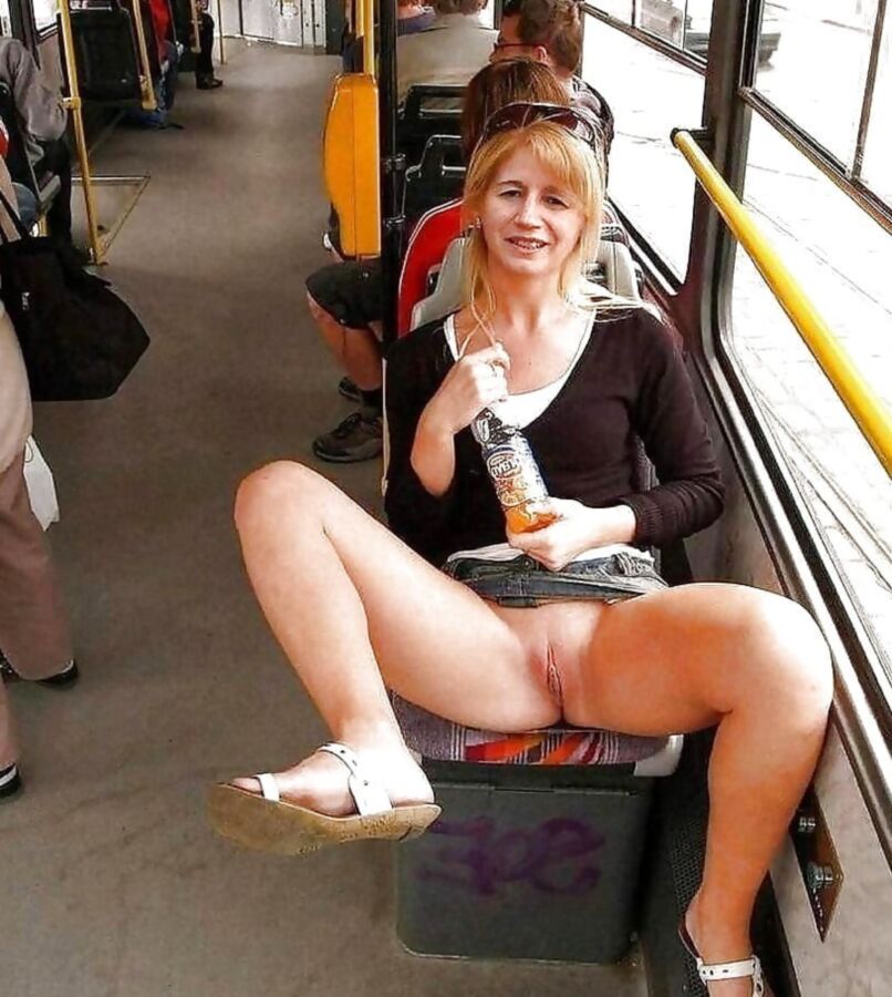 Free porn pics of Ladies on buses 19 of 20 pics