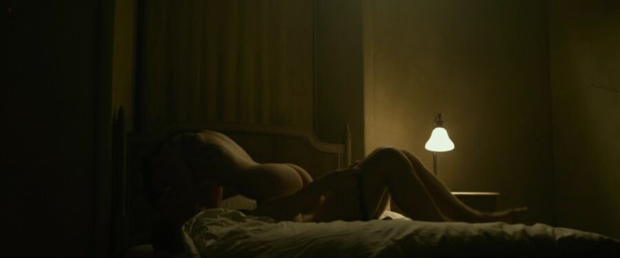 Free porn pics of Rooney Mara Ass - Screenshots including nude 6 of 19 pics