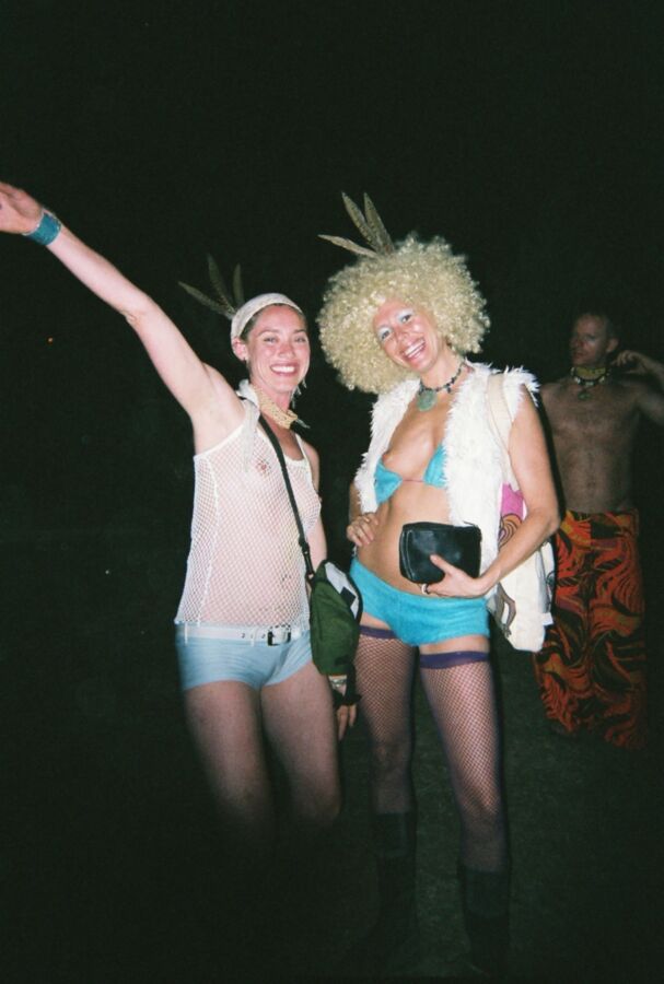 Free porn pics of group of hippy/raver sluts at a festval 14 of 128 pics