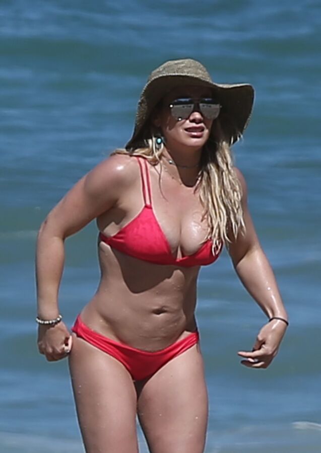 Free porn pics of Hilary Duff - Sexy Hollywood Celeb in Hot Bikini in Mexico Beach 15 of 36 pics