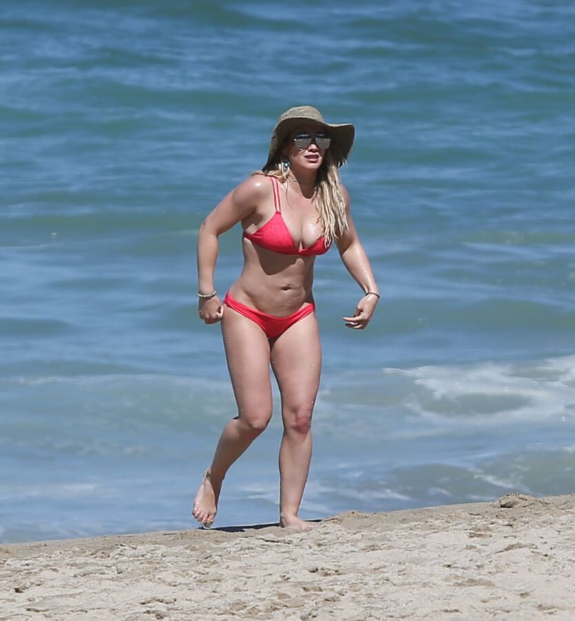 Free porn pics of Hilary Duff - Sexy Hollywood Celeb in Hot Bikini in Mexico Beach 12 of 36 pics