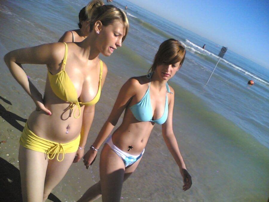 Free porn pics of Beach sluts 22 of 142 pics