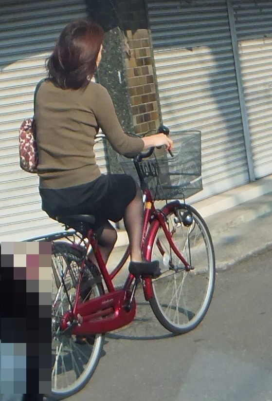 Free porn pics of Japanese women on bicycles 15 of 59 pics