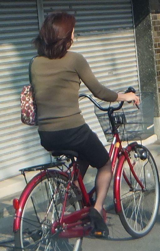 Free porn pics of Japanese women on bicycles 17 of 59 pics