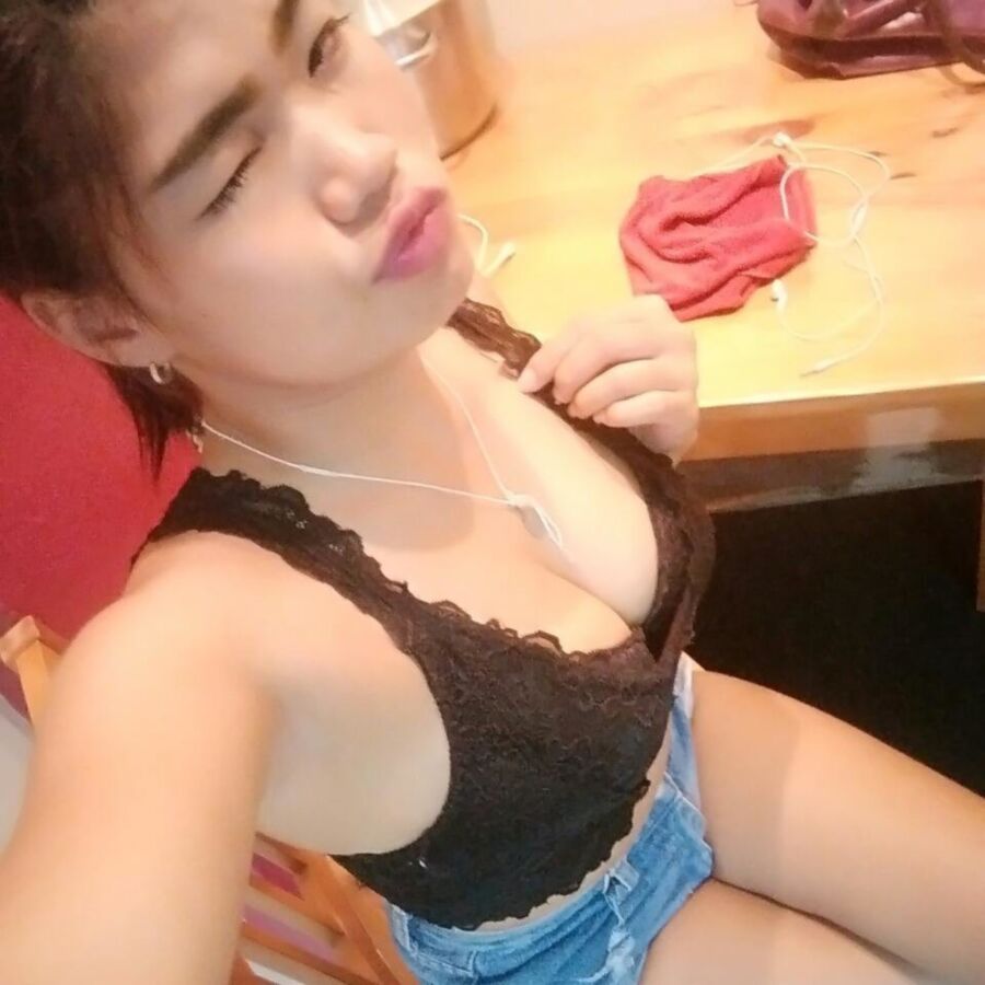 Free porn pics of Thai Bargirl Rung Pattaya 9 of 55 pics