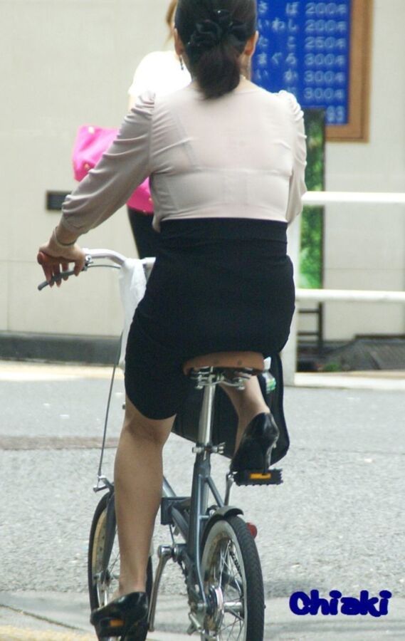 Free porn pics of Japanese women on bicycles 21 of 59 pics