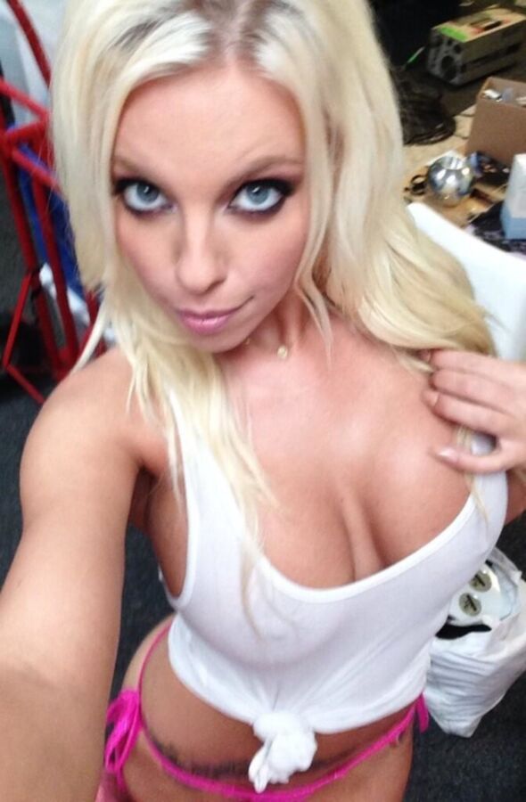 Free porn pics of Britney Amber Selfshots 20 of 160 pics
