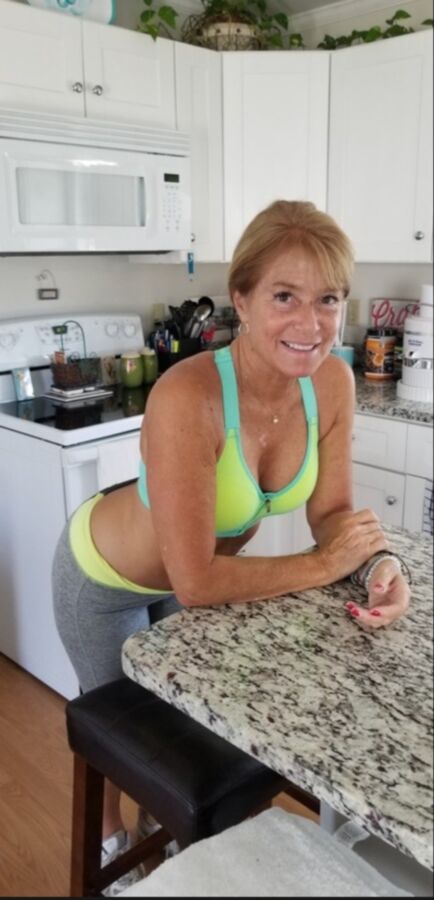 Free porn pics of Florida Babe 2 of 12 pics