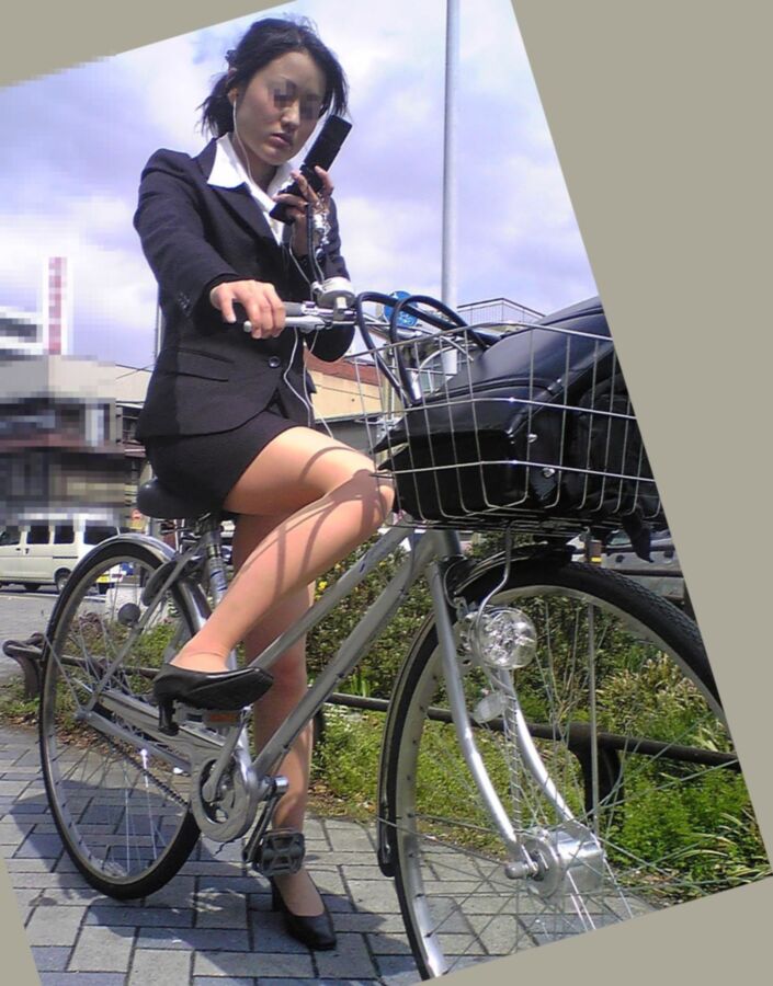 Free porn pics of Japanese women on bicycles 6 of 59 pics