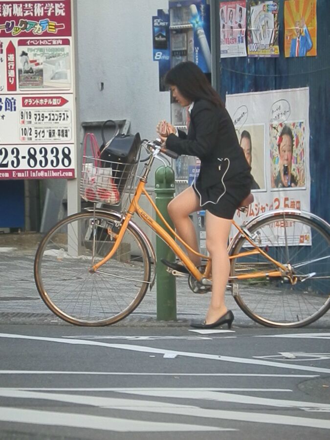 Free porn pics of Japanese women on bicycles 5 of 59 pics