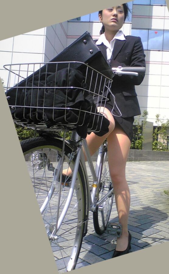 Free porn pics of Japanese women on bicycles 7 of 59 pics