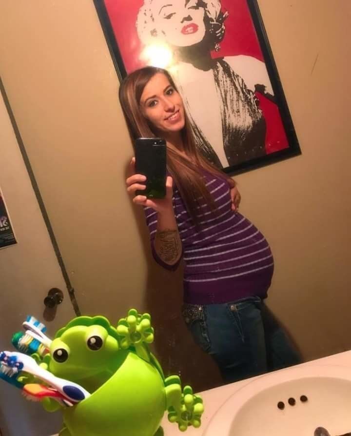 Free porn pics of Sexy Pregnant Teen 2 of 9 pics