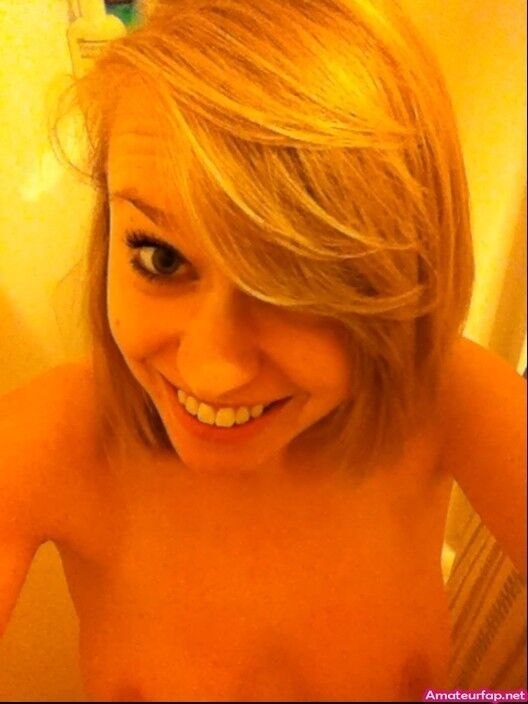 Free porn pics of Extremely Hot Blonde Shares Her Nude Selfies 1 of 33 pics