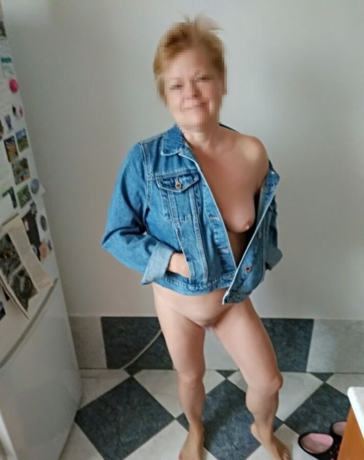 Free porn pics of naked and very sexy with the cowboy jacket 3 of 8 pics