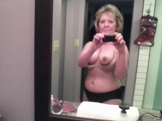 Free porn pics of A dirty slut wife from Delaware who has been showing off for dec 16 of 38 pics