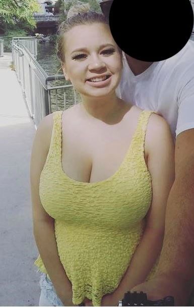 Big Boobs Young Blonde Milf Da pic picture