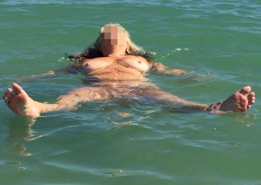 Free porn pics of Wife in the ocean 5 of 5 pics