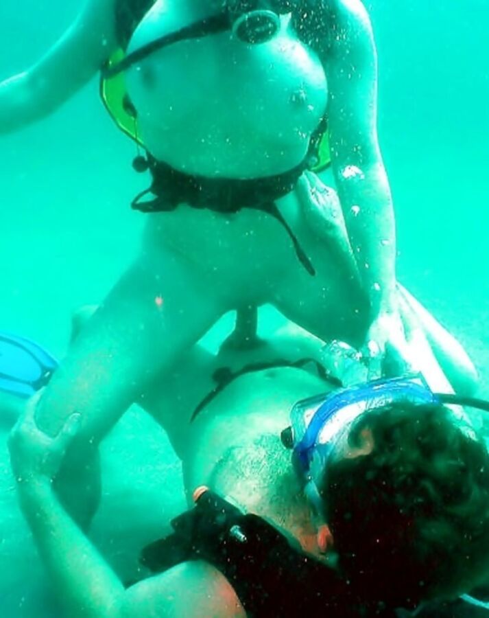 Free porn pics of Underwater sex 9 of 9 pics