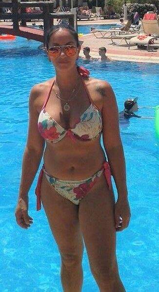 Free porn pics of Mature Bikini Selections 10 of 24 pics