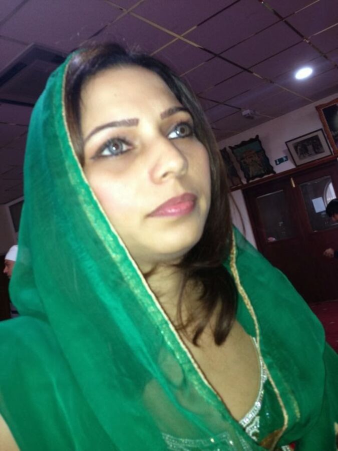 Free porn pics of Punjabi wife sardarni 20 of 22 pics