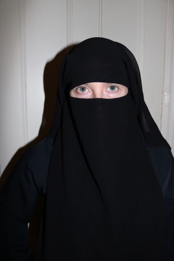 Free porn pics of Burqa Niqab Fishnet Pantyhose 13 of 41 pics
