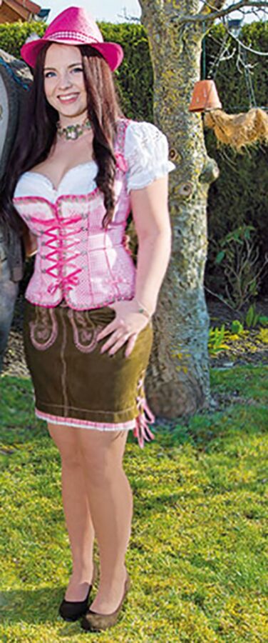 Free porn pics of Fesche Madln im Dirndl zum Hundertdreisigst`n 19 of 100 pics