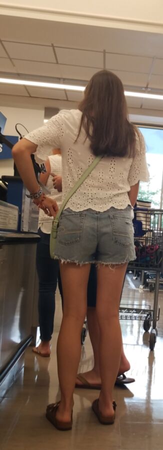 Free porn pics of Grocery store hotties 5 of 11 pics